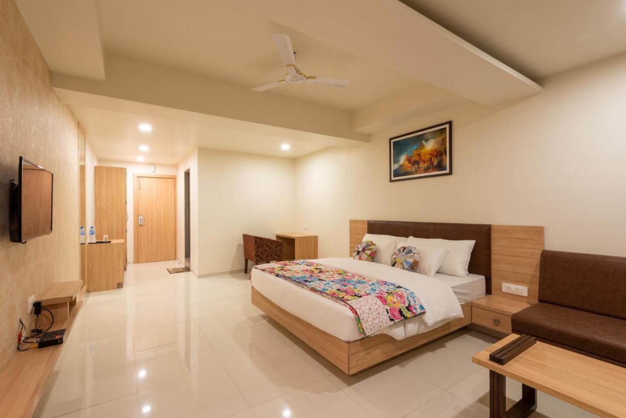 Hotel Drishti,Бхопал Экстерьер фото